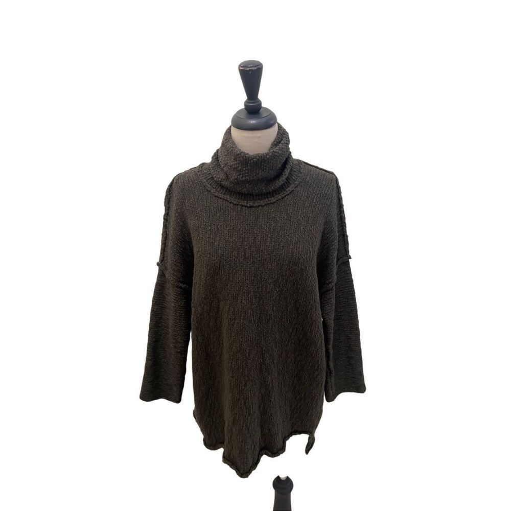 And The Why Women's Turtle Neck Exposed Seam Textured Knit Sweater Black S/M